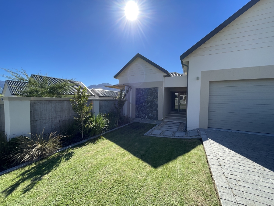 4 Bedroom Property for Sale in Kingswood Golf Estate Western Cape